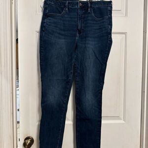 American Eagle Outfitters Dark Blue Skinny Jeans size 12.  2/26 b 29